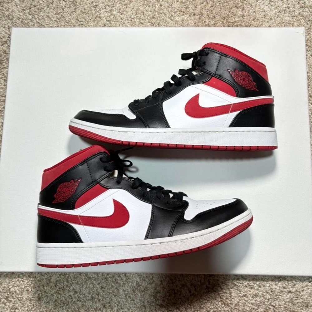 Air Jordan 1 Mid Gym Red Black White